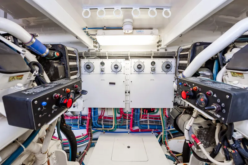 Slide: The Image of Hatteras 64 Motor Yacht Stabilized 2007 - 63