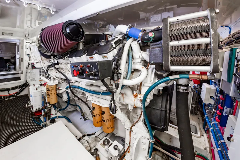 Slide: The Image of Hatteras 64 Motor Yacht Stabilized 2007 - 74