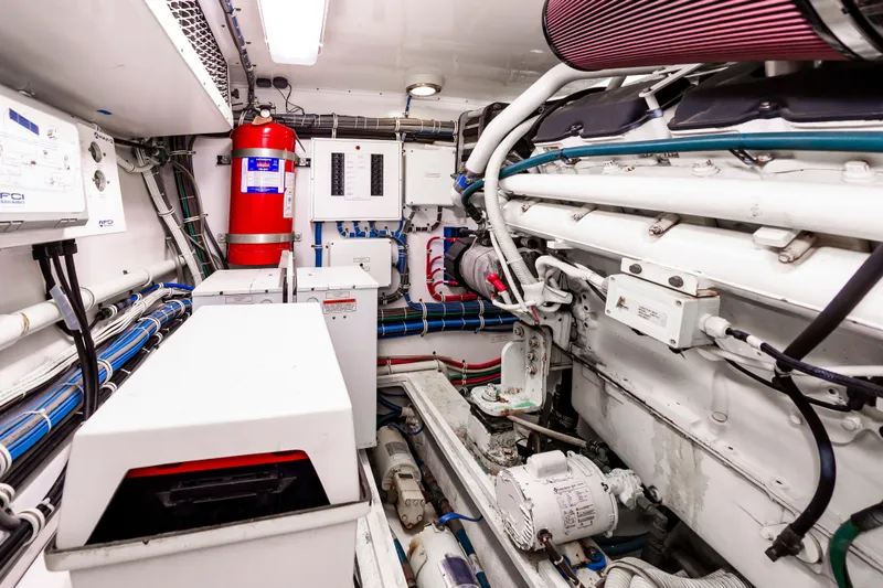 Slide: The Image of Hatteras 64 Motor Yacht Stabilized 2007 - 76