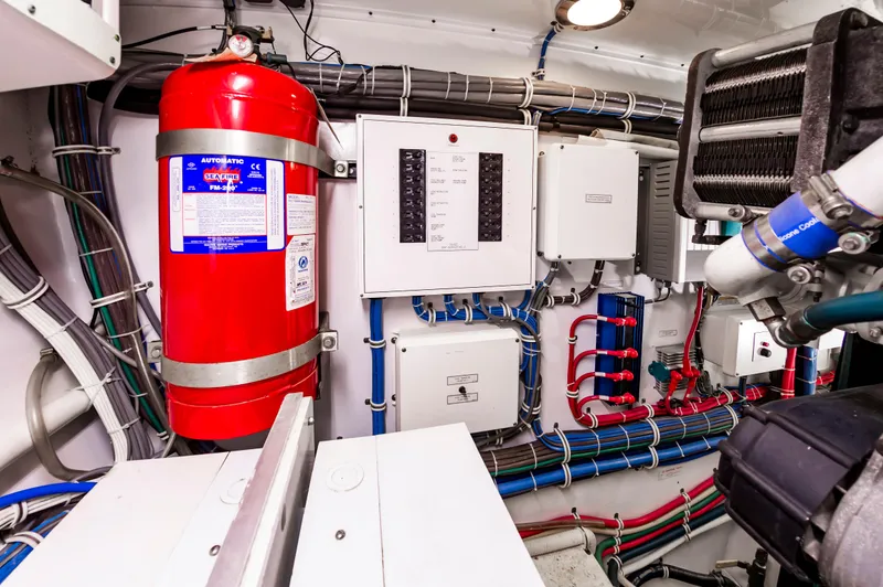 Slide: The Image of Hatteras 64 Motor Yacht Stabilized 2007 - 77