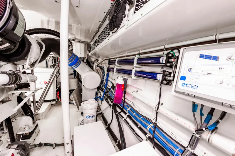 Slide: The Image of Hatteras 64 Motor Yacht Stabilized 2007 - 79