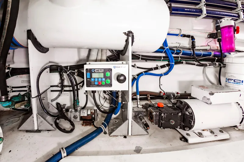 Slide: The Image of Hatteras 64 Motor Yacht Stabilized 2007 - 80