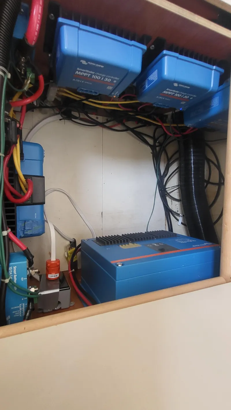 Slide: The Image of Electrical system setup in a 2009 Hunter 50 CC boat. - 42