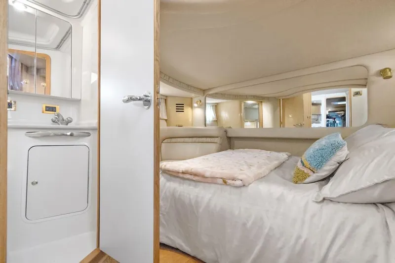 Slide: The Image of Sea Ray 460 Sundancer 2000 - 29