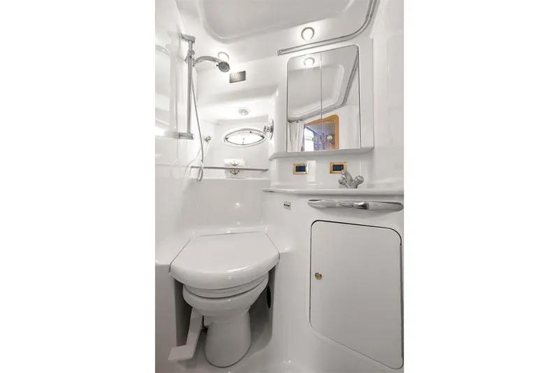 Slide: The Image of Sea Ray 460 Sundancer 2000 - 32