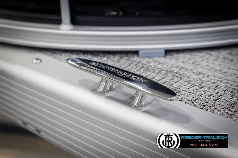 Slide: The Image of 2025 Bennington 21 SLSE boat cleat with Reeder-Trausch Marine branding. - 46
