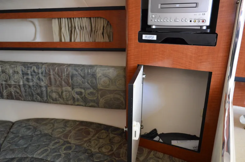 Slide: The Image of Sea Ray 280 Sundancer 2004 - 50