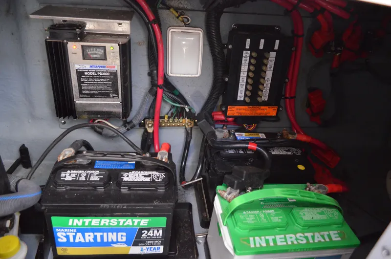 Slide: The Image of Sea Ray 280 Sundancer 2004 - 57