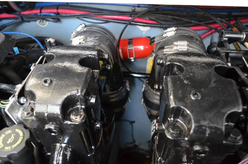 Slide: The Image of Sea Ray 280 Sundancer 2004 - 62