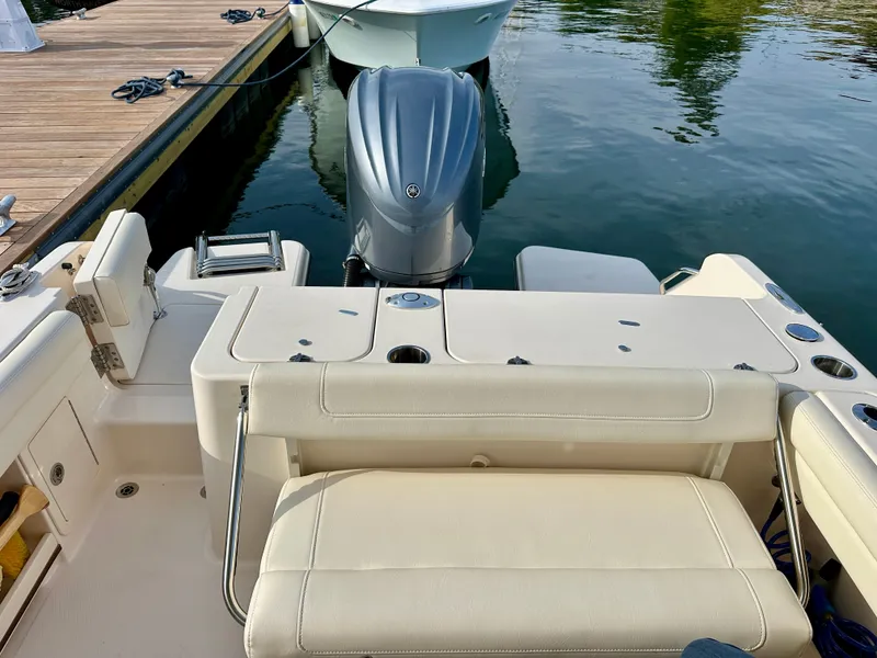 Slide: The Image of 16 - Cockpit - Transom Seat - 16