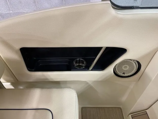 Slide: The Image of Chris-Craft Calypso 24 2023 - 32