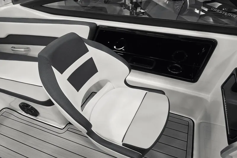 Slide: The Image of Yamaha 195S 2025 - 10