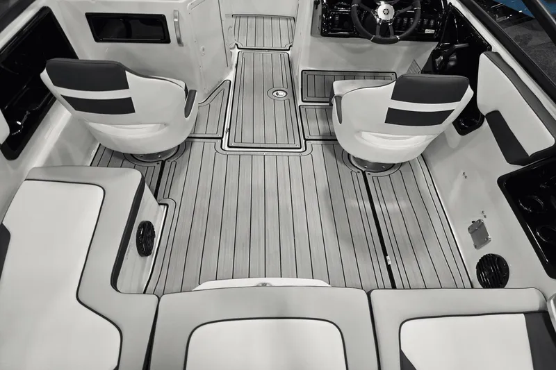 Slide: The Image of Yamaha 195S 2025 - 5