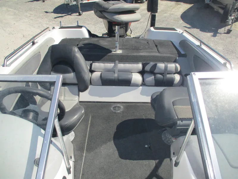 Slide: The Image of 2008 Skeeter 190 SKI FISH SL190 boat interior with seating and steering wheel. - 9