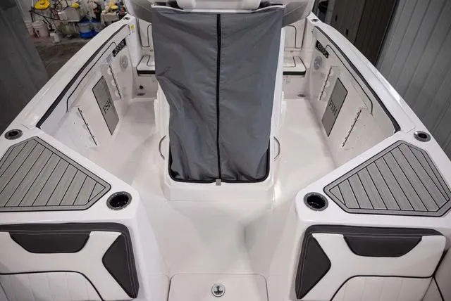 Slide: The Image of Yamaha 222FSH SPORT 2025 - 9