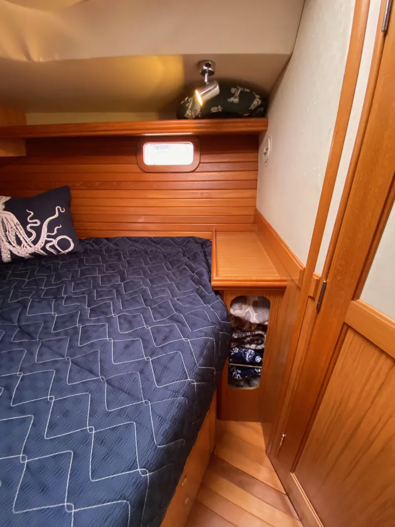 Slide: The Image of Marlow-Hunter Marlow Hunter 40 2014 - 60