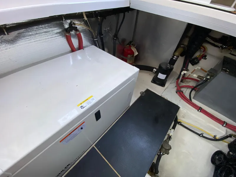 Slide: The Image of Engine room of 2006 Chaparral Signature 350 with equipment and wiring. - 39