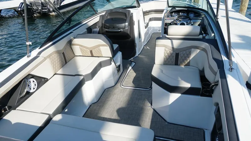 Slide: The Image of Monterey 258SS Super Sport 2024 - 5