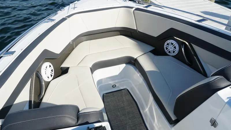 Slide: The Image of Monterey 258SS Super Sport 2024 - 8