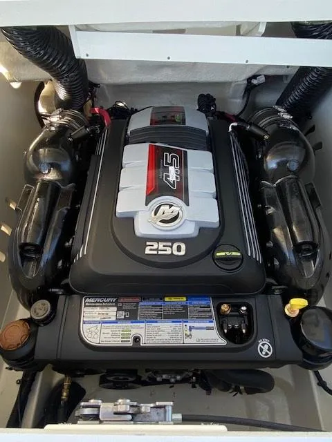 Slide: The Image of 2025 Sea Ray SPX 230 engine, showcasing powerful Mercury 4.5L 250 horsepower motor. - 15