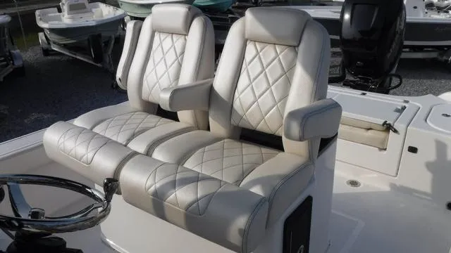 Slide: The Image of 2023 Blue Wave 2800 Makaira boat with luxurious quilted seats. - 31