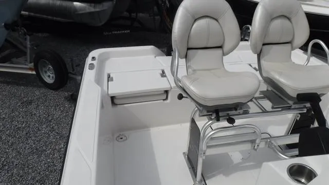 Slide: The Image of Blue Wave 2200 Classic 2023 - 10