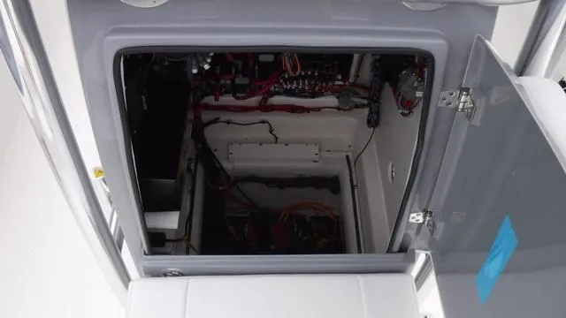 Slide: The Image of Pathfinder 2500 Hybrid 2024 - 30