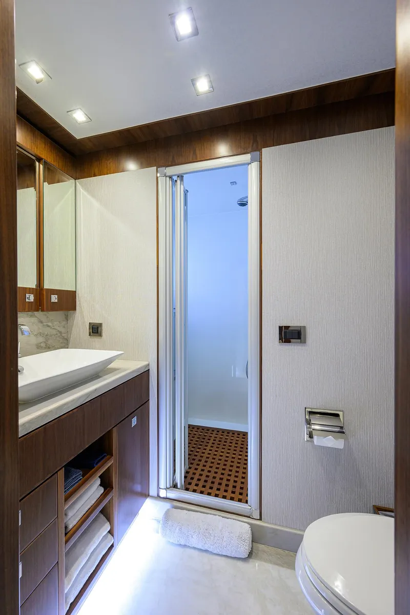 Slide: The Image of Hargrave 100 RAISED PILOTHOUSE 2018 - 55