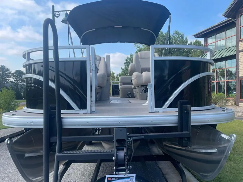 Slide: The Image of Sun Tracker Sportfish 24 XP3 2025 - 66