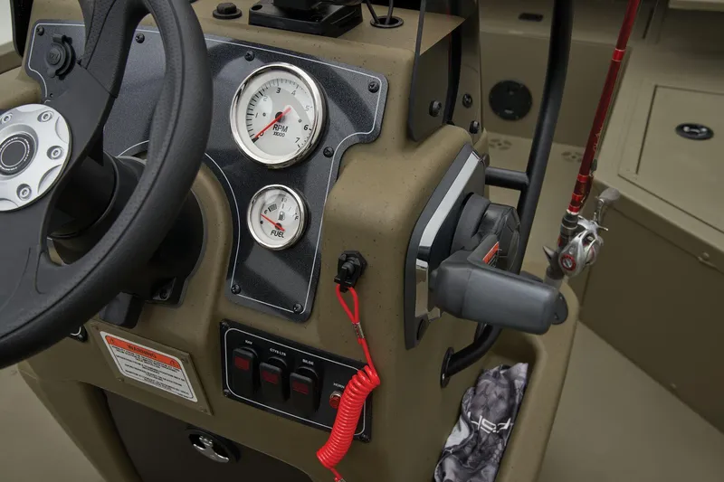 Slide: The Image of Tracker Grizzly 2072 CC Sportsman 2025 - 22