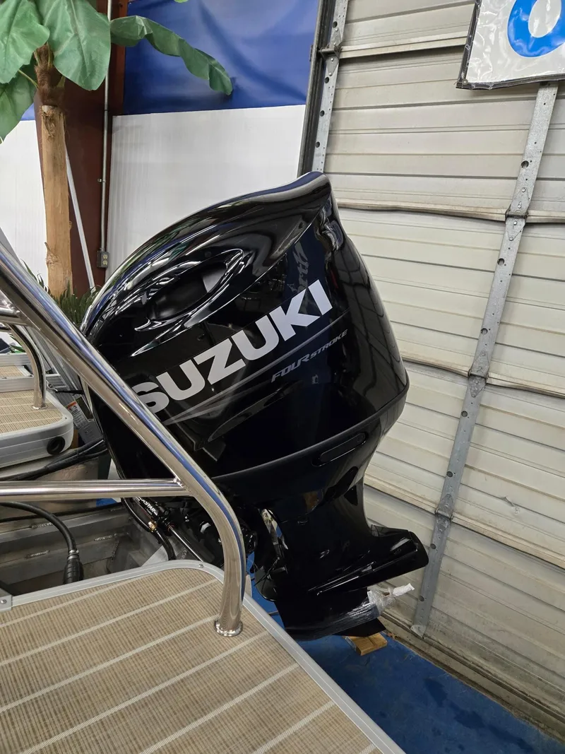 Slide: The Image of Suzuki outboard motor on 2025 Godfrey SWEETWATER 2286 SB pontoon boat. - 33