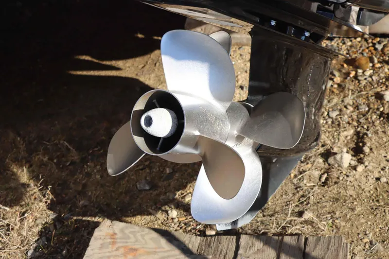 Slide: The Image of Sea Ray SDX 270 2021 - 20