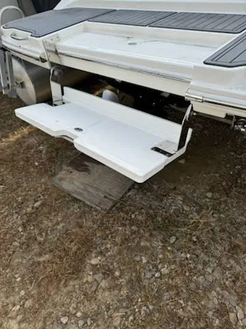 Slide: The Image of Sea Ray SDX 270 2021 - 31