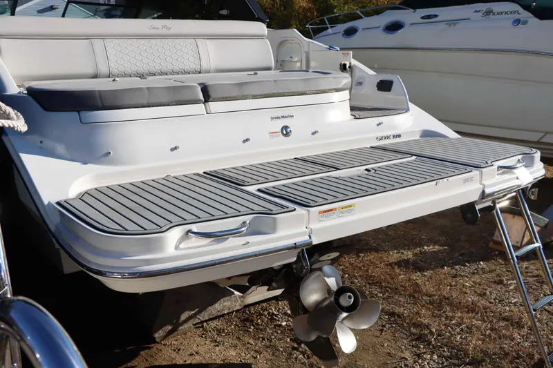 Slide: The Image of Sea Ray SDX 270 2021 - 7