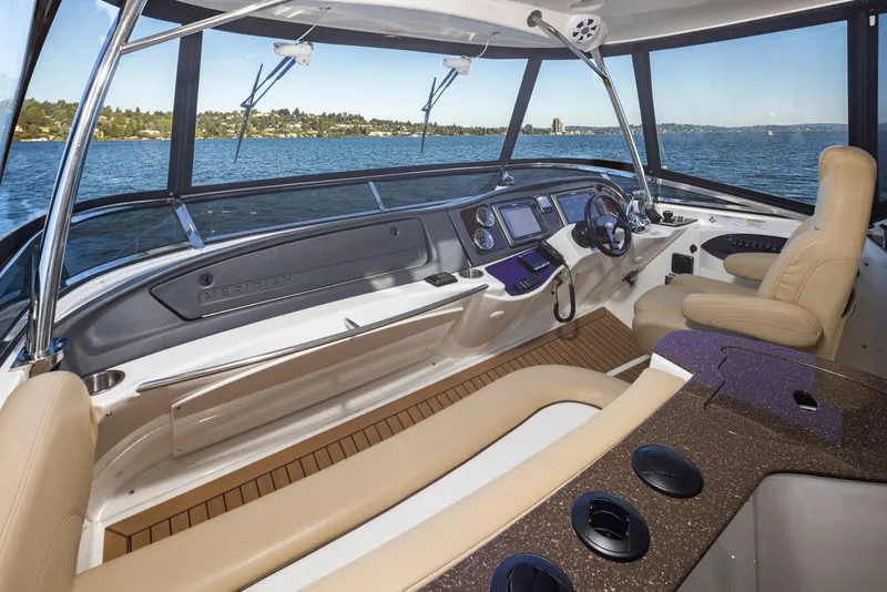 Slide: The Image of Meridian 441 Sedan 2015 - 30