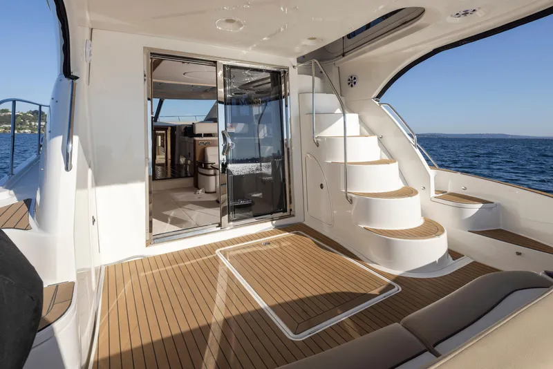 Slide: The Image of Meridian 441 Sedan 2015 - 34