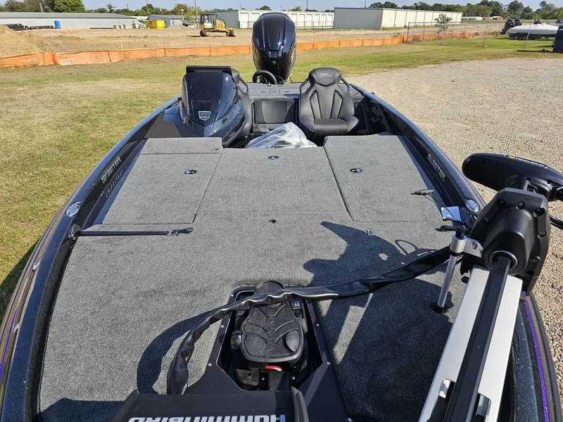 Slide: The Image of 2025 Skeeter ZXR19 fishing boat with spacious deck and advanced equipment. - 13
