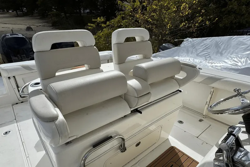 Slide: The Image of Boston Whaler 320 Outrage 2008 - 15