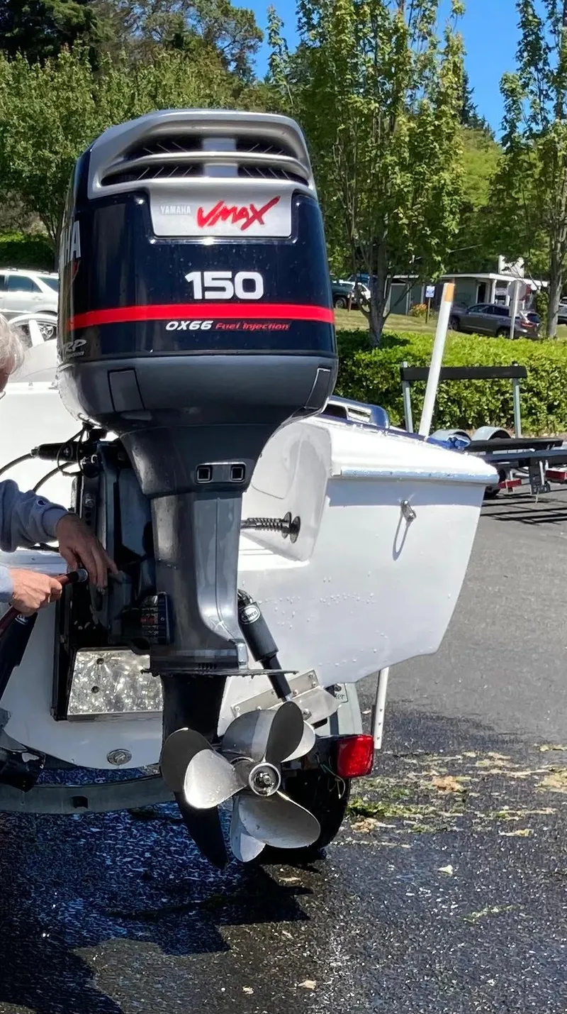 Slide: The Image of Yamaha outboard aft view - 6
