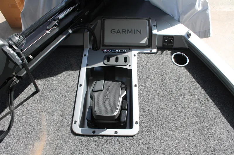 Slide: The Image of 2025 Vexus AVX1880 boat with Garmin foot pedal and control panel. - 15
