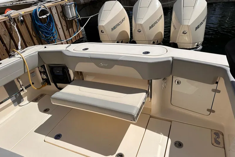Slide: The Image of Scout 355 LXF 2023 - 13