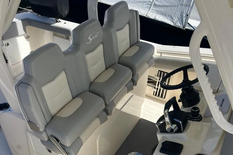 Slide: The Image of Scout 355 LXF 2023 - 15