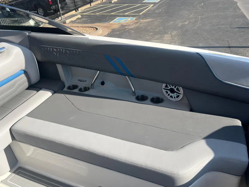 Slide: The Image of Regal LS6 Surf 2025 - 13