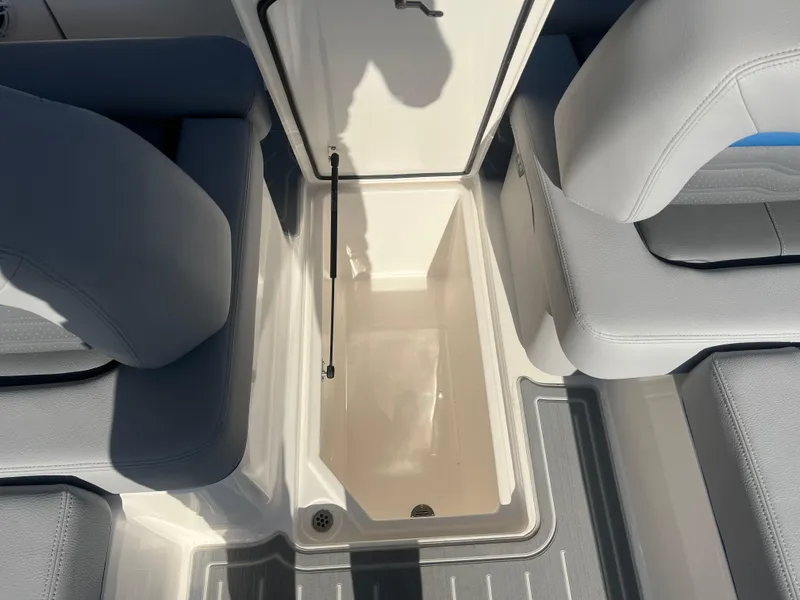 Slide: The Image of Regal LS6 Surf 2025 - 25