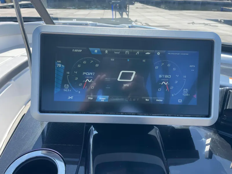 Slide: The Image of Yamaha 252 Surf 2021 - 18