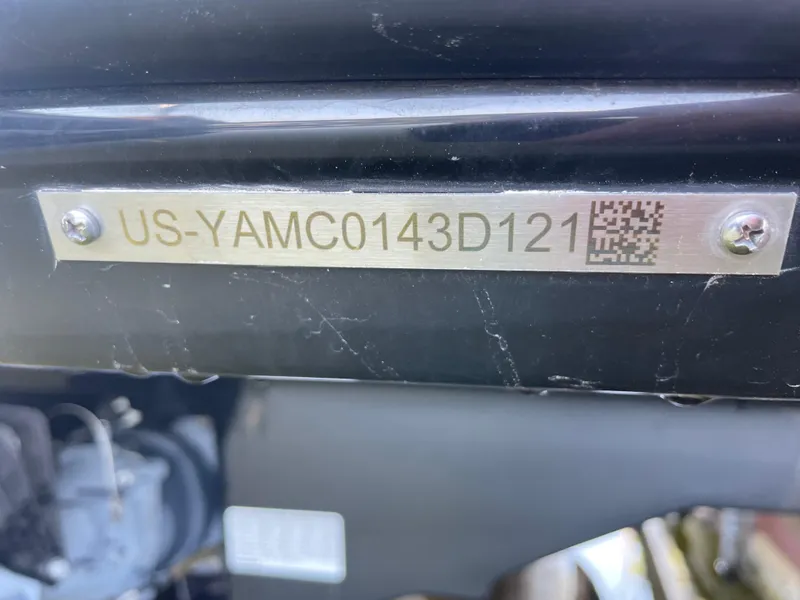 Slide: The Image of Yamaha 252 Surf 2021 - 25