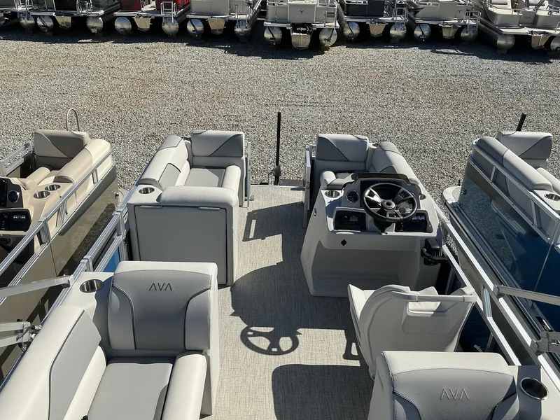 Slide: The Image of Avalon Venture QUAD LOUNGER-60HP 2025 - 6