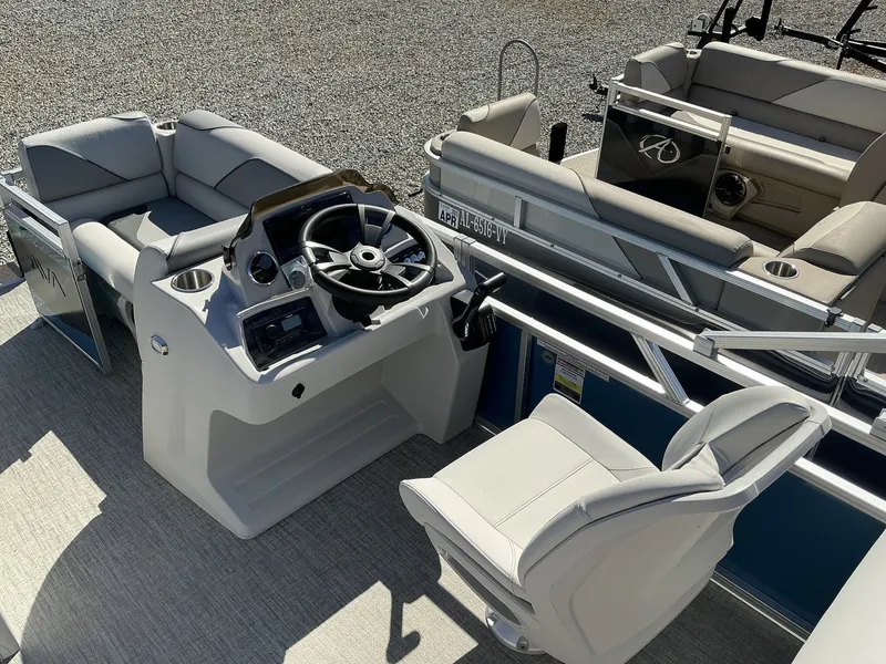 Slide: The Image of Avalon Venture QUAD LOUNGER 2025 - 3