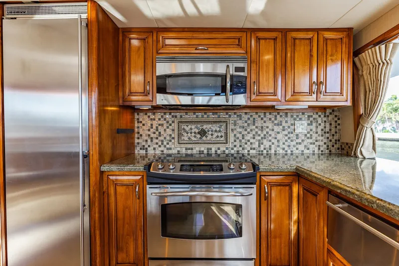 Slide: The Image of Custom Crystal Motoryacht 2009 - 105