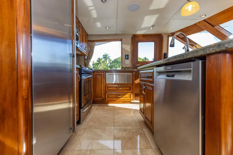 Slide: The Image of Custom Crystal Motoryacht 2009 - 106